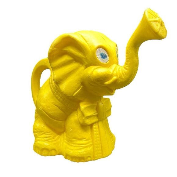 Vintage Watering Can Elephant OHIO ART Yellow Plastic Blow Mold Gardening - Picture 1 of 12